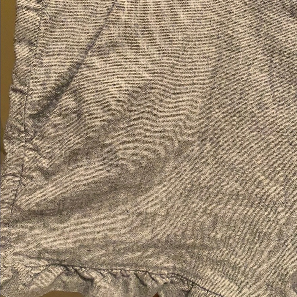 Gray Loft Ruffled Shorts - Picture 4 of 4